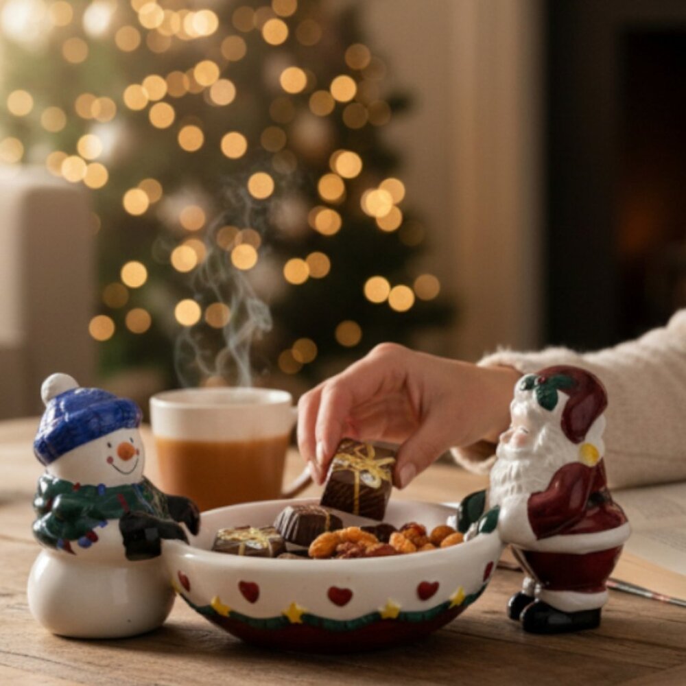 VINTAGE SERVEWARE -- Christmas Chip & Dip/Cheese Ball/Snack Bowl, Santa, Frosty